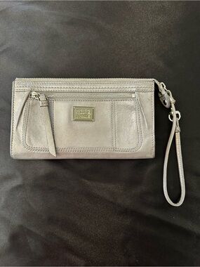 Coach Poppy Silver Leather Wristlet Clutch with Front Zip Pocket